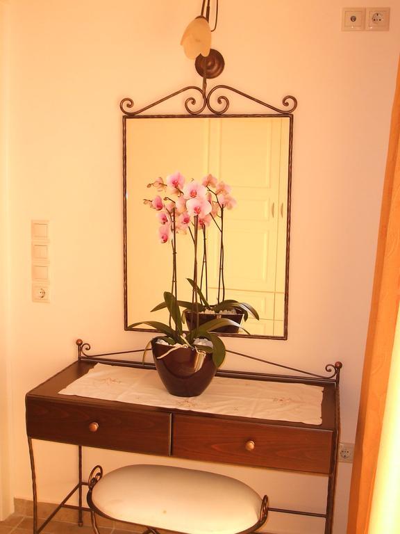 Preka Maria Aparthotel Kamári Quarto foto