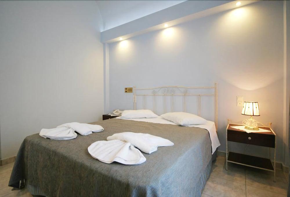 Preka Maria Aparthotel Kamári Exterior foto