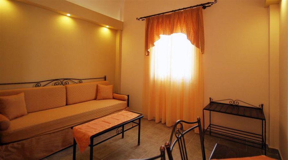Preka Maria Aparthotel Kamári Exterior foto